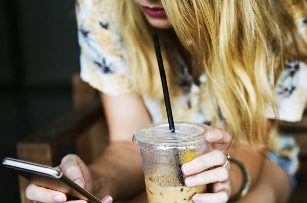 Mobilni telefon internet kafa