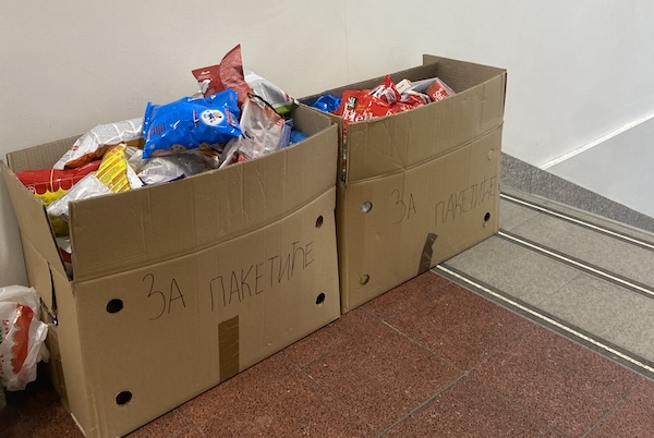 Maturanti Gimnazije: Nastavljene Blokade, Spremamo Paketiće Za Decu, Dobrodošle Su Donacije 6 Img 7646 1