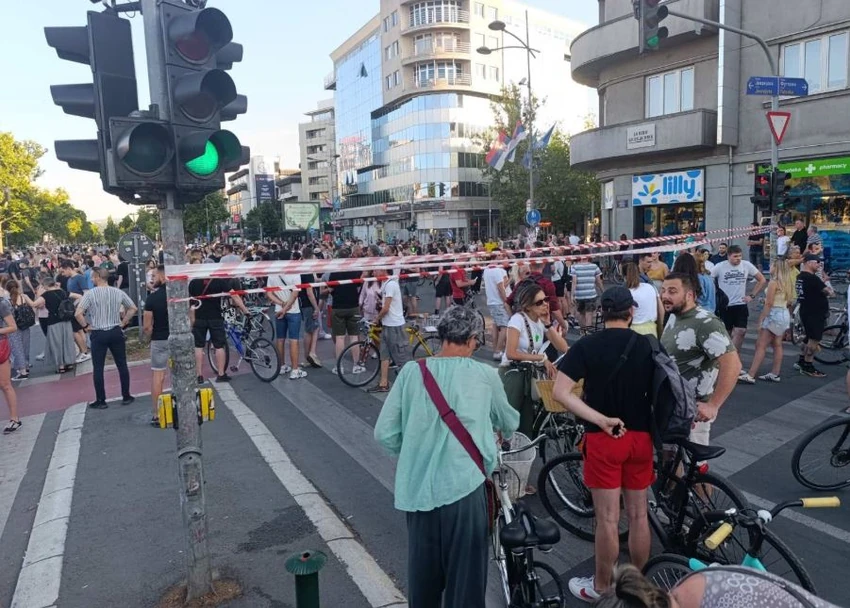 Raskrsnica kod futoške pijace