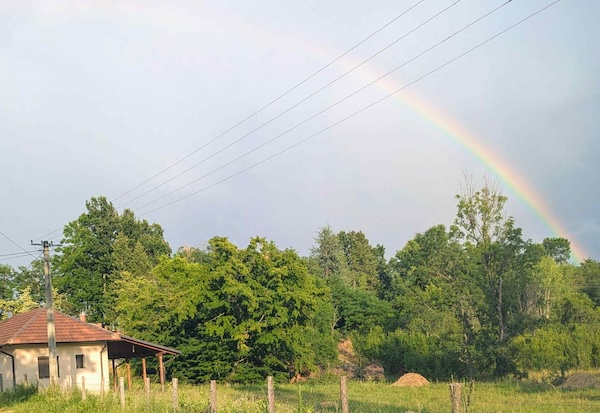 Stiglo Osveženje, Danas Pretežno Oblačno Sa Maksimalnom Temperaturom Od 23 Stepena 2 Vreme duga 1