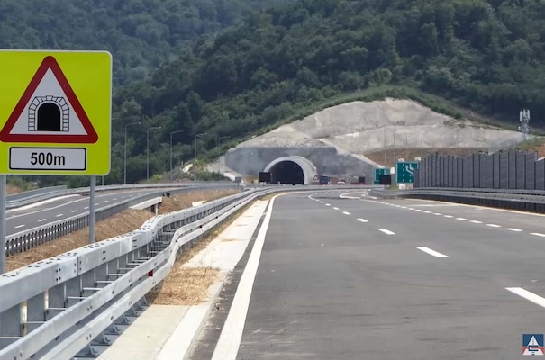 1752507648 tunel laz auto put pakovrace pozega foto putevi srbije screenshot