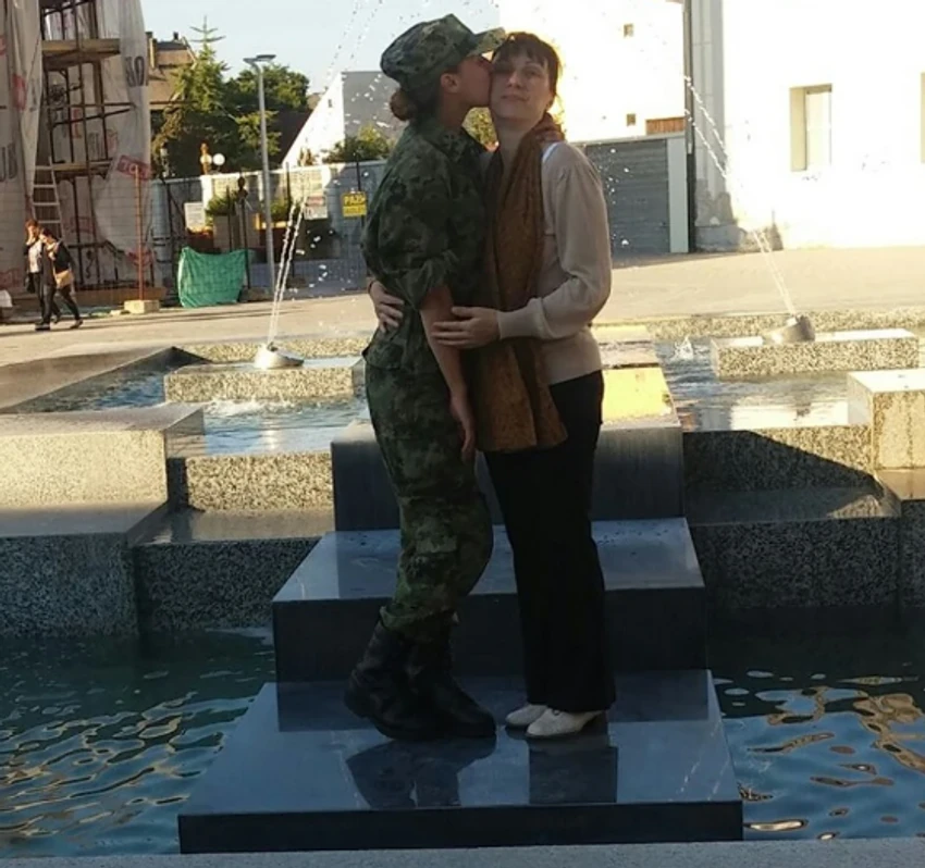 Andrea u vojsci sa majkom