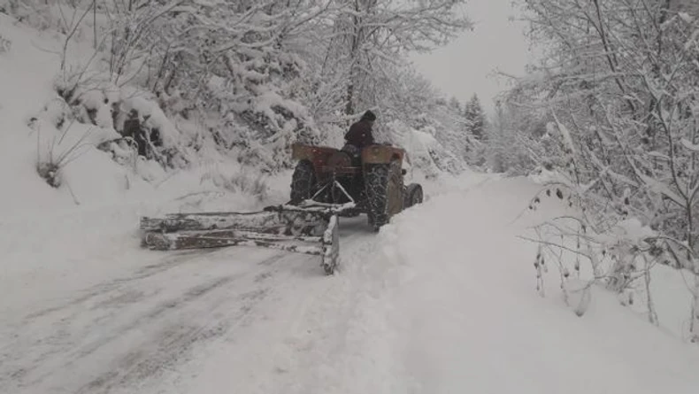 Kolaps u arilju zbog snega